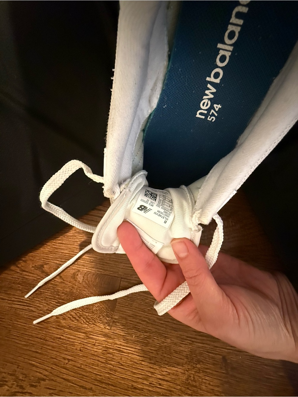 New Balance Women's Cream and White Retro Sneakers - Picture 8 of 9